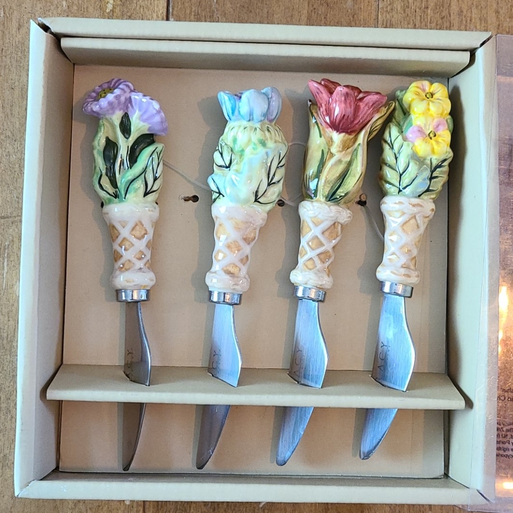 NIB Tracy Porter set of canape knives